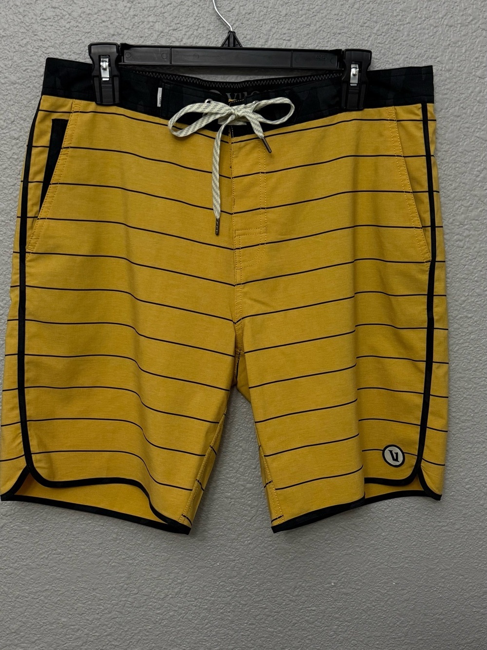 Vuori Cruise Boardshorts in Gold and Black Strips waist 34” inseam 7”